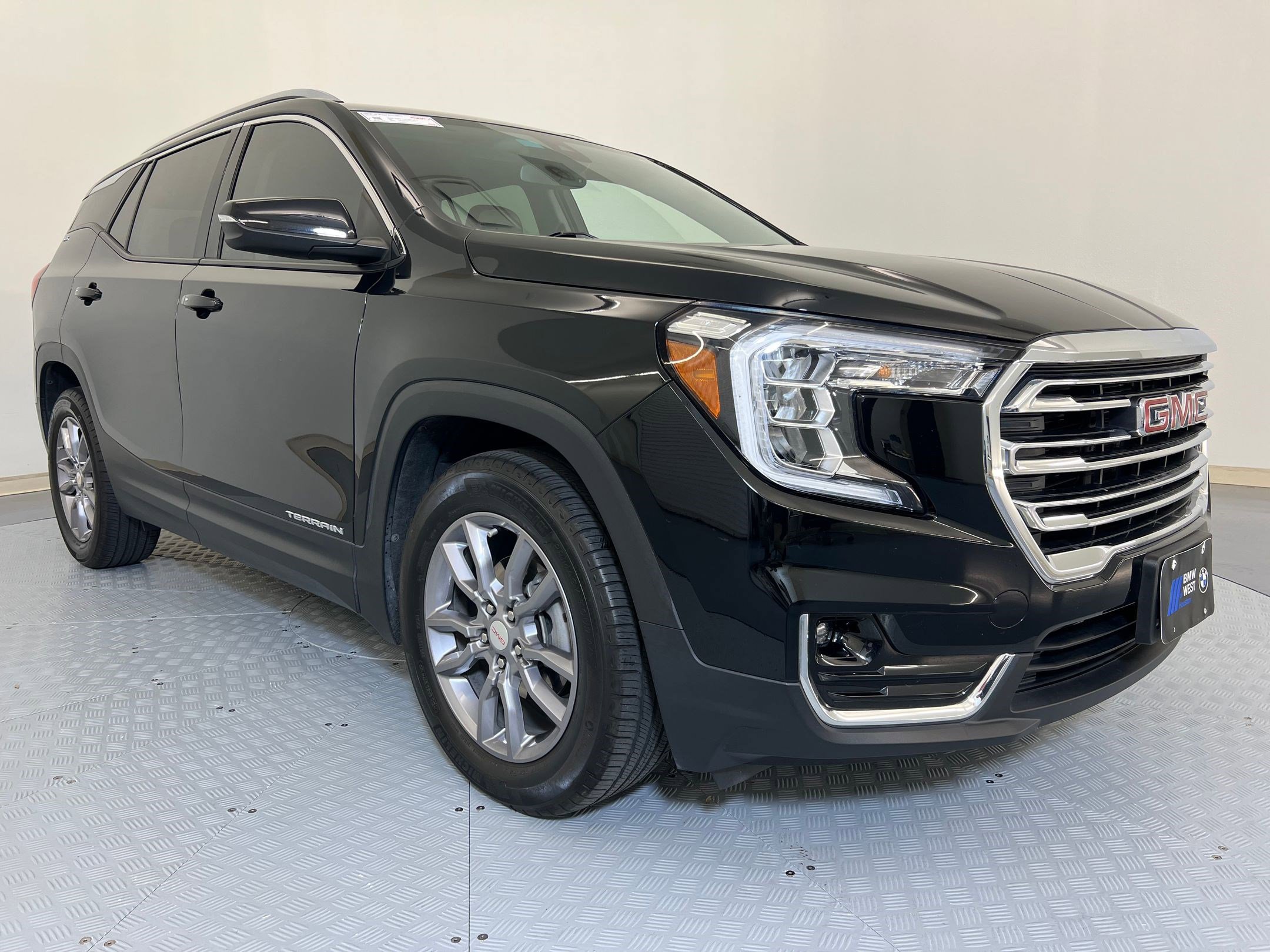 Used 2024 GMC Terrain SLT image 7