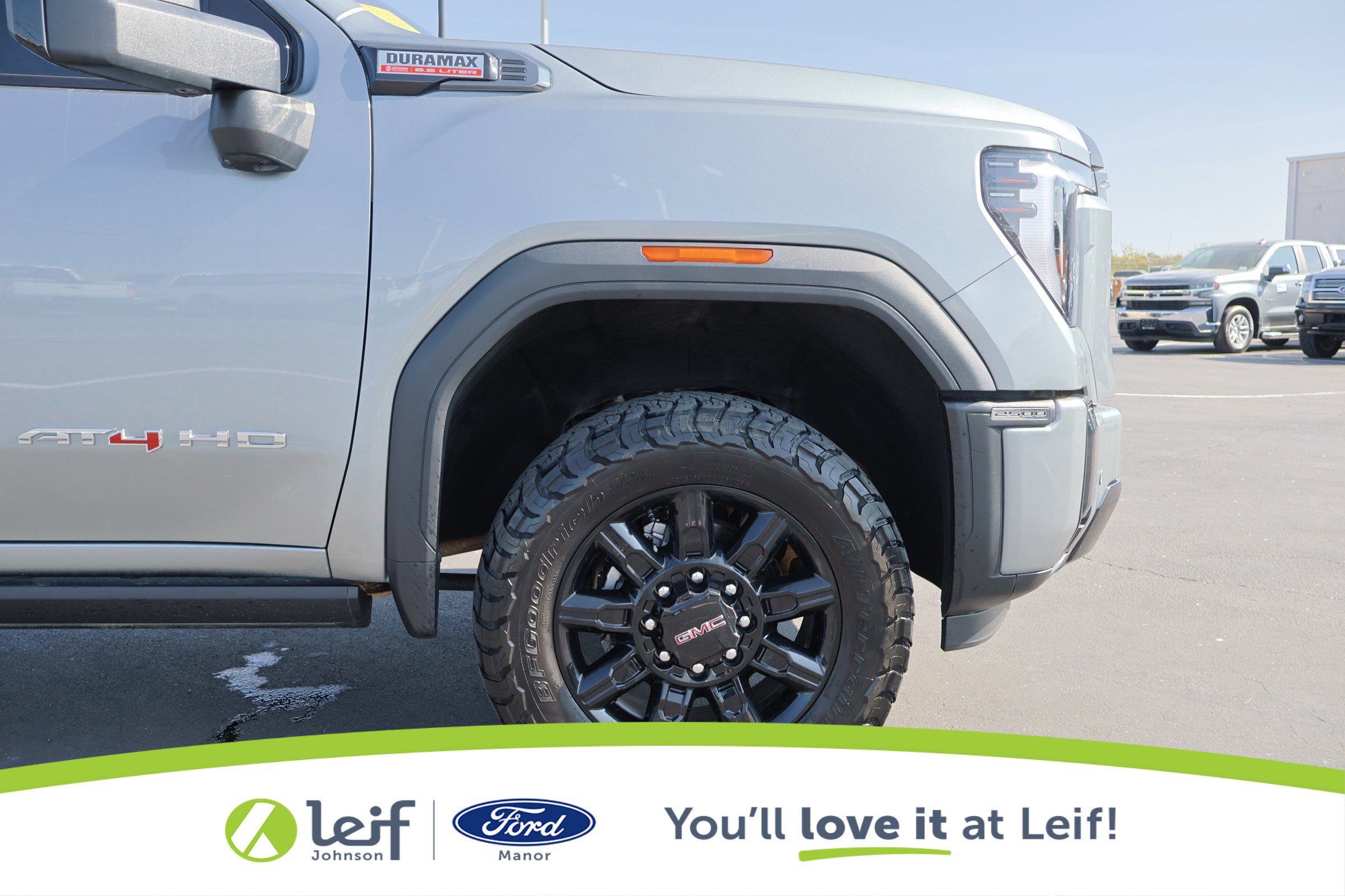 Used 2024 GMC Sierra 2500 AT4 w/ Technology Package image 10