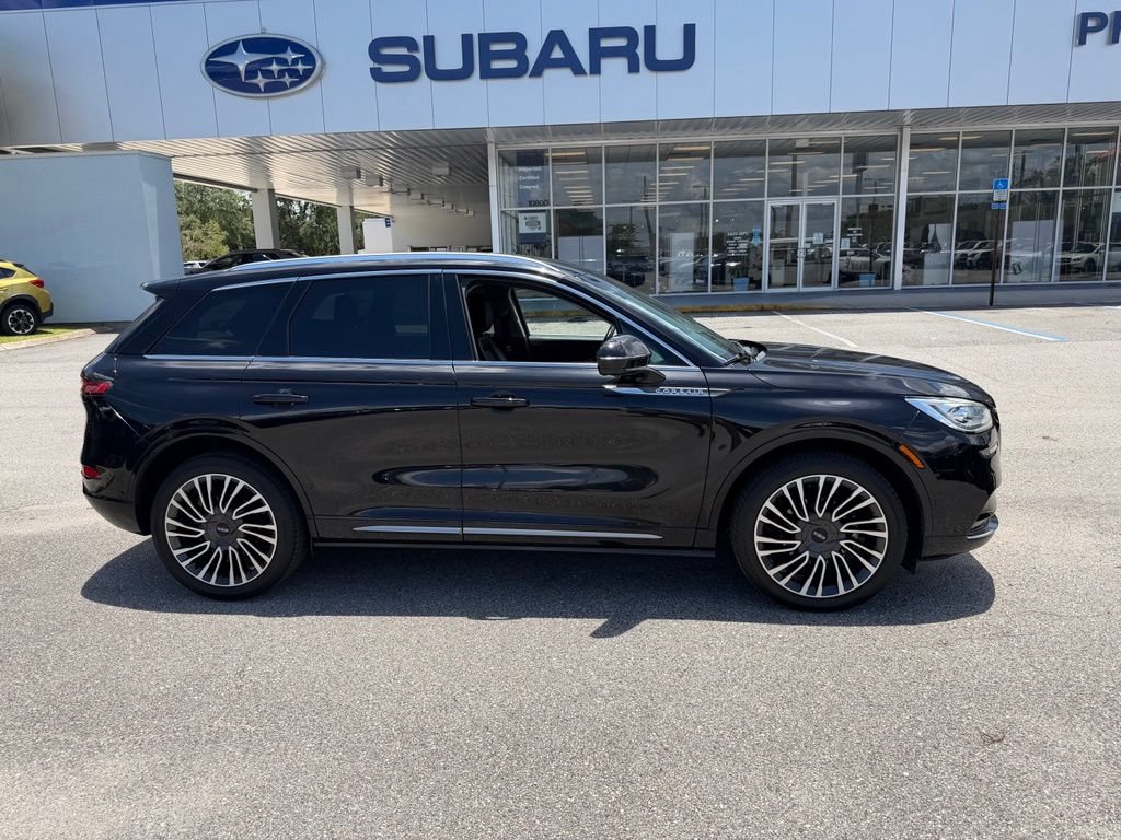 Used 2020 Lincoln Corsair Reserve w/ Equipment Group 201A FWD image 2