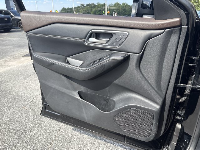 Certified 2021 Nissan Rogue Platinum FWD image 15