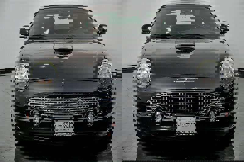 Used 2002 Ford Thunderbird Deluxe image 4