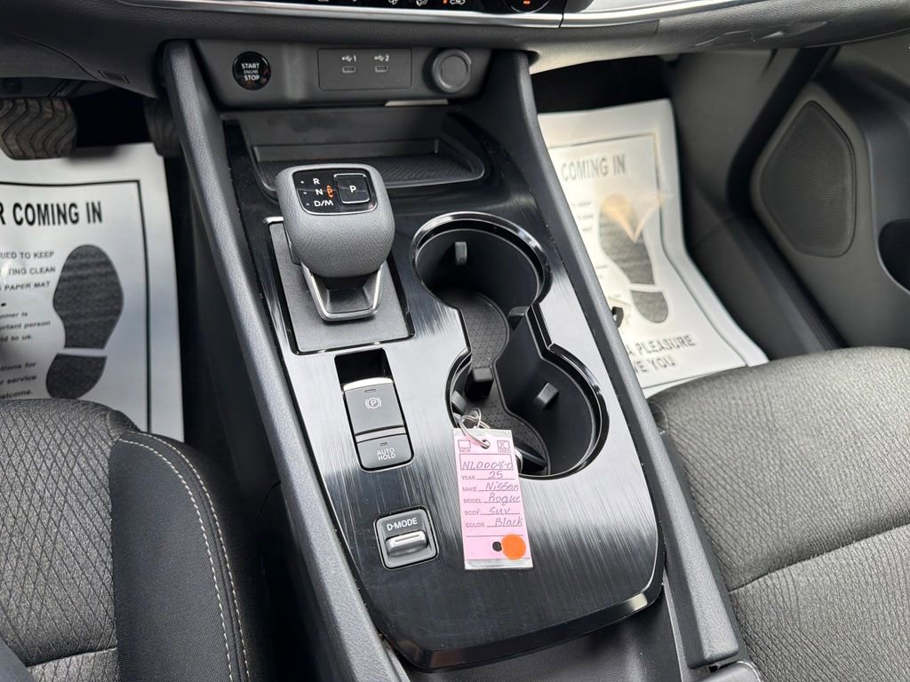 Used 2025 Nissan Rogue SV image 22