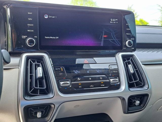 Used 2022 Kia Sorento S w/ Panoramic Sunroof Package FWD image 14