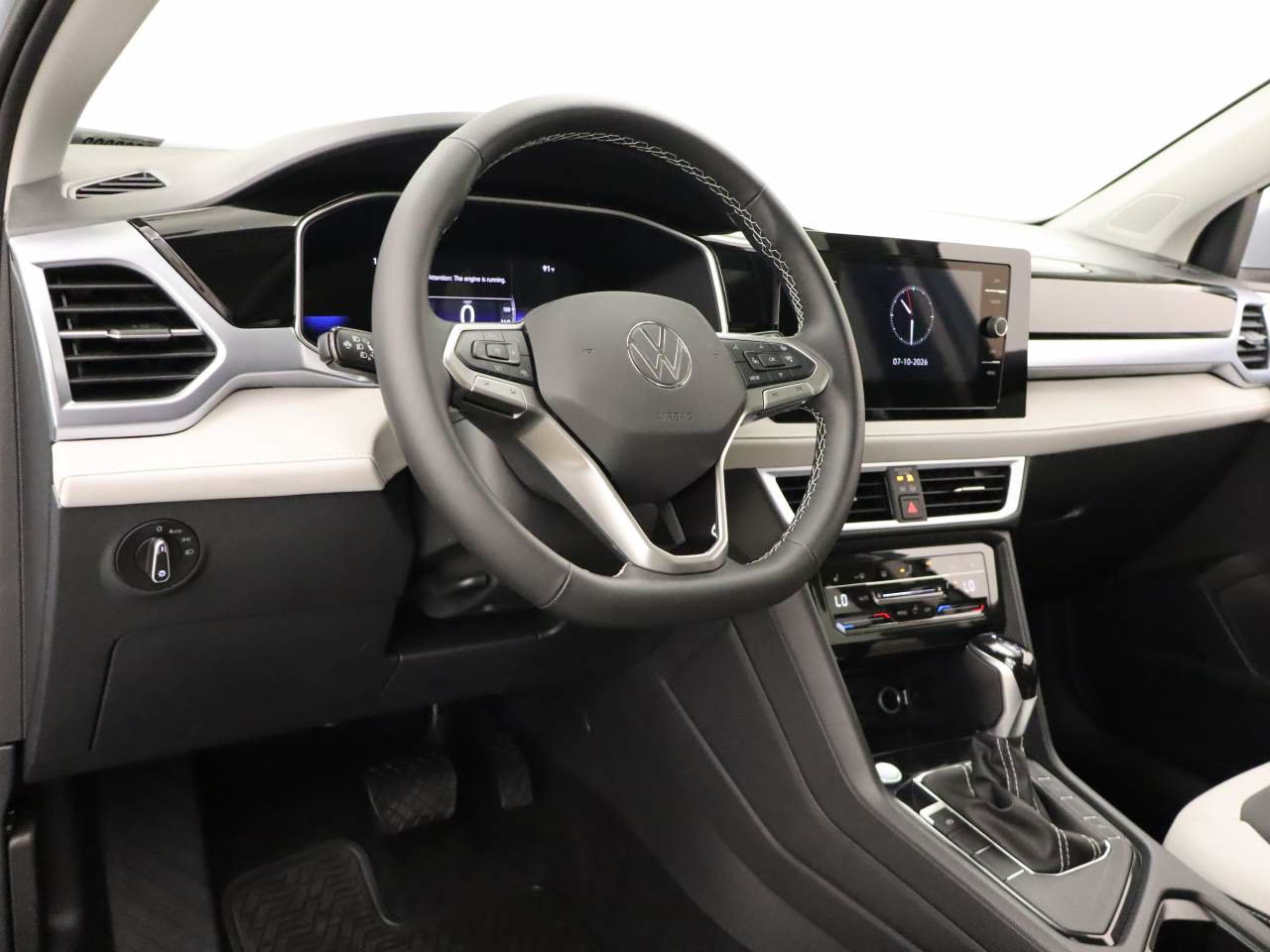 New 2026 Volkswagen Taos SE FWD image 13