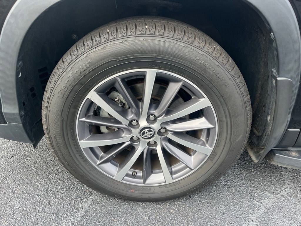 Used 2019 Toyota Highlander AWD V6 image 33