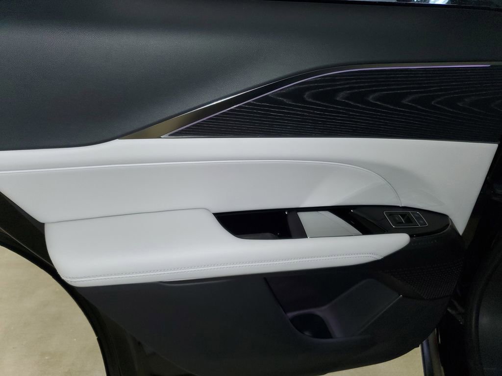 New 2026 Cadillac Lyriq Luxury RWD image 9