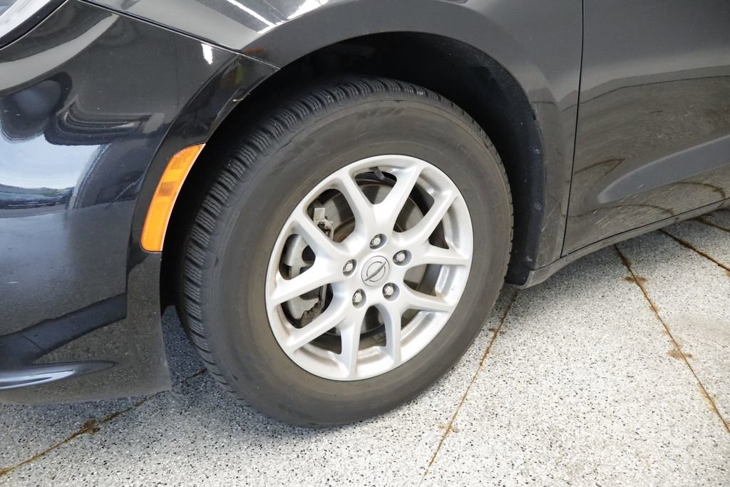Used 2023 Chrysler Pacifica Touring-L FWD image 12