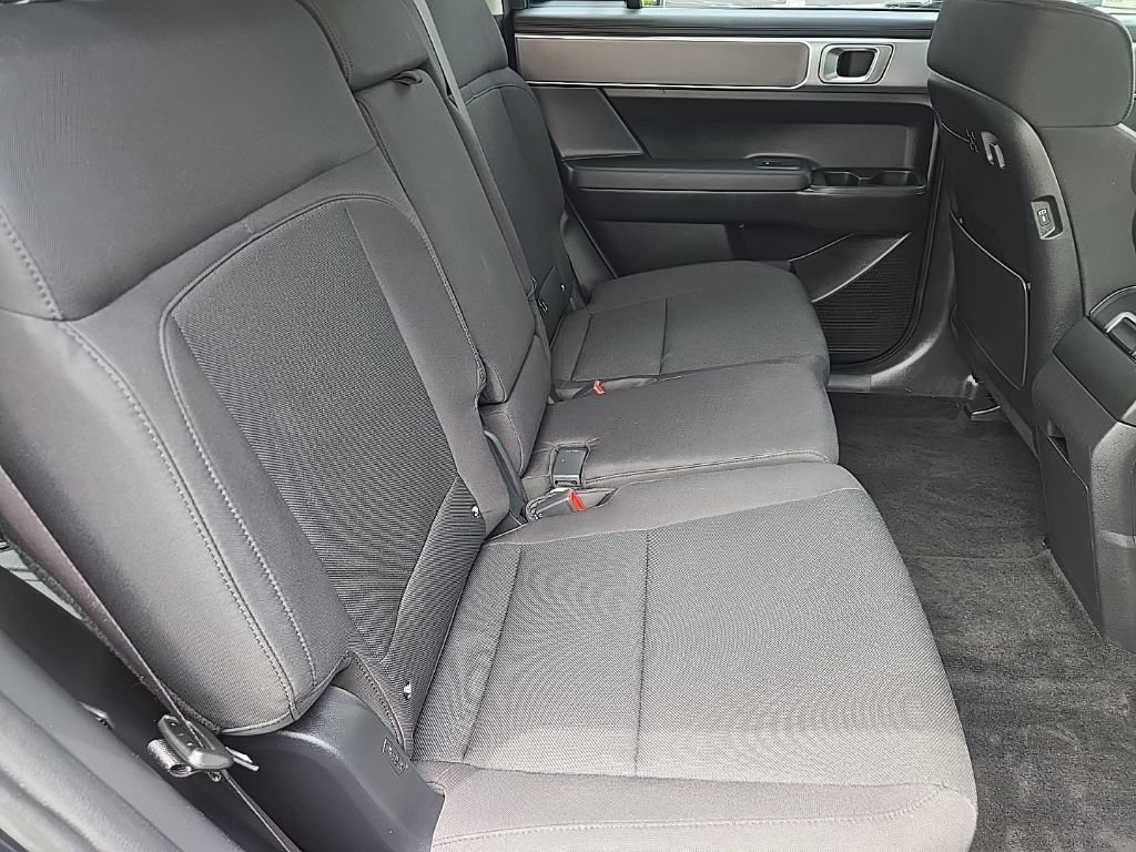Certified 2025 Hyundai Santa Fe SE FWD image 28
