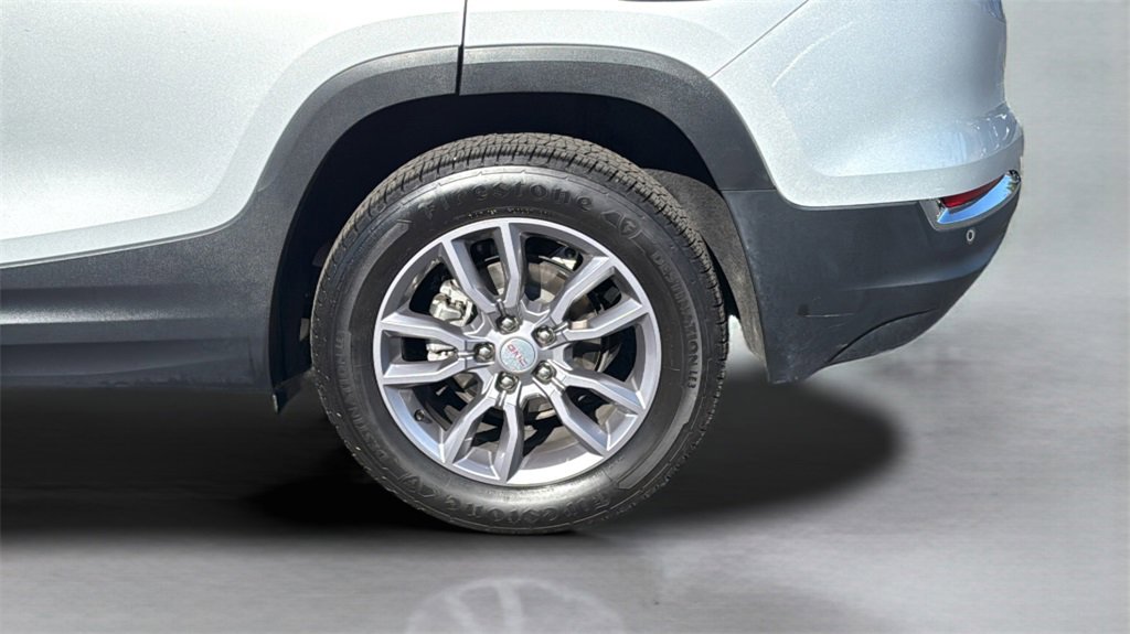 Used 2022 GMC Terrain SLT w/ LPO, Floor Liner Package image 23