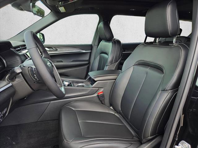New 2025 Jeep Grand Cherokee L Limited w/ Black Appearance Package image 4