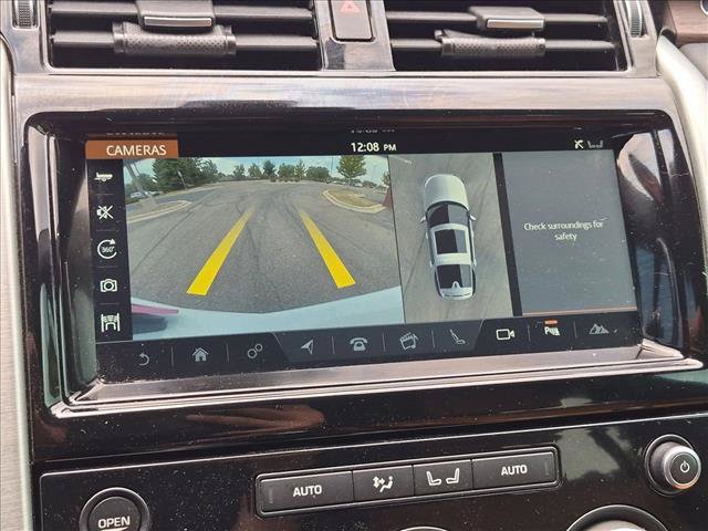 Used 2017 Land Rover Discovery HSE AWD/4WD image 14