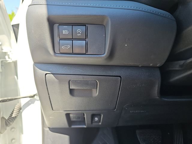Used 2024 Toyota Highlander LE FWD image 30
