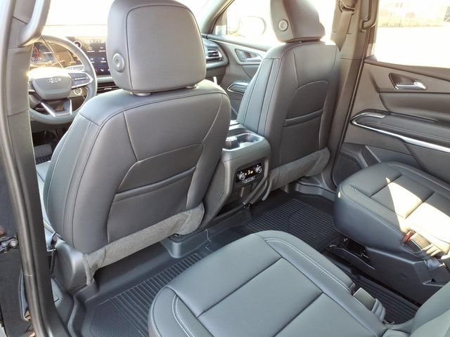 New 2027 Chevrolet Traverse LT w/ Midnight/Sport Edition AWD/4WD image 8