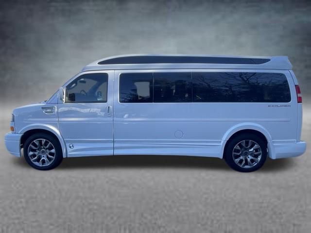 Used 2022 GMC Savana 2500 Extended image 2