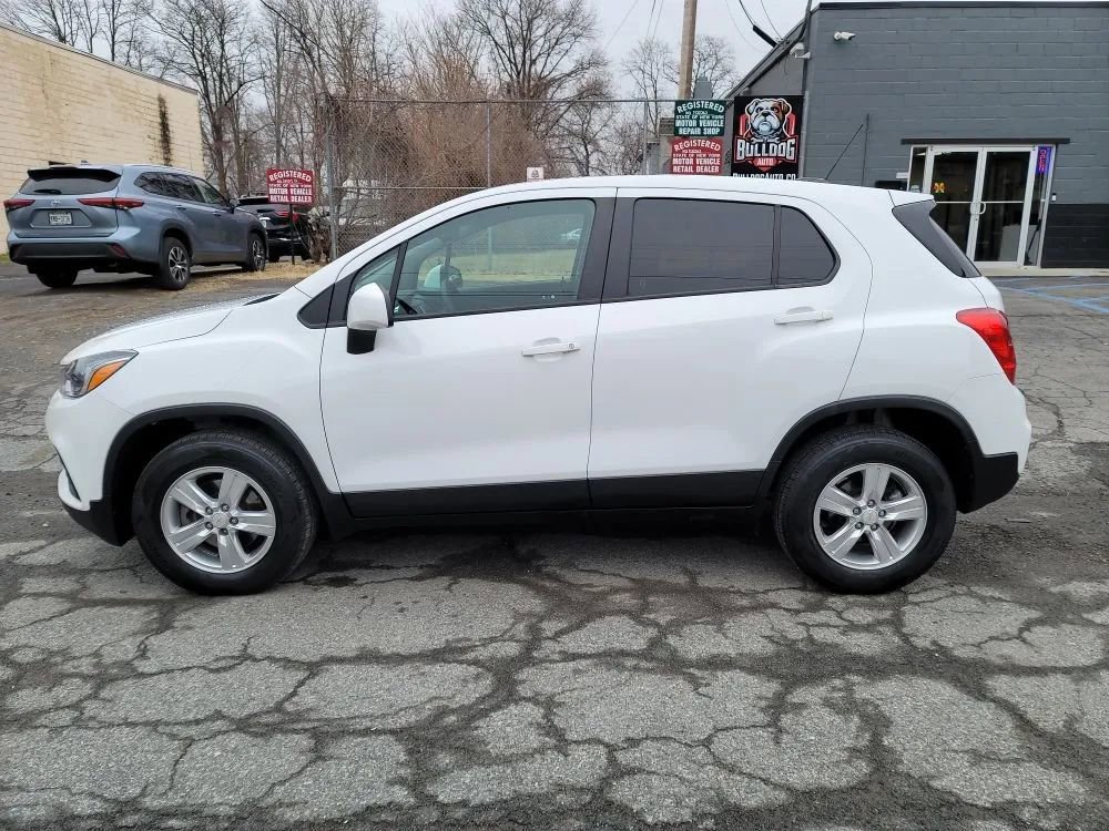 Used 2021 Chevrolet Trax LS w/ Tint and Cruise Package AWD/4WD image 8