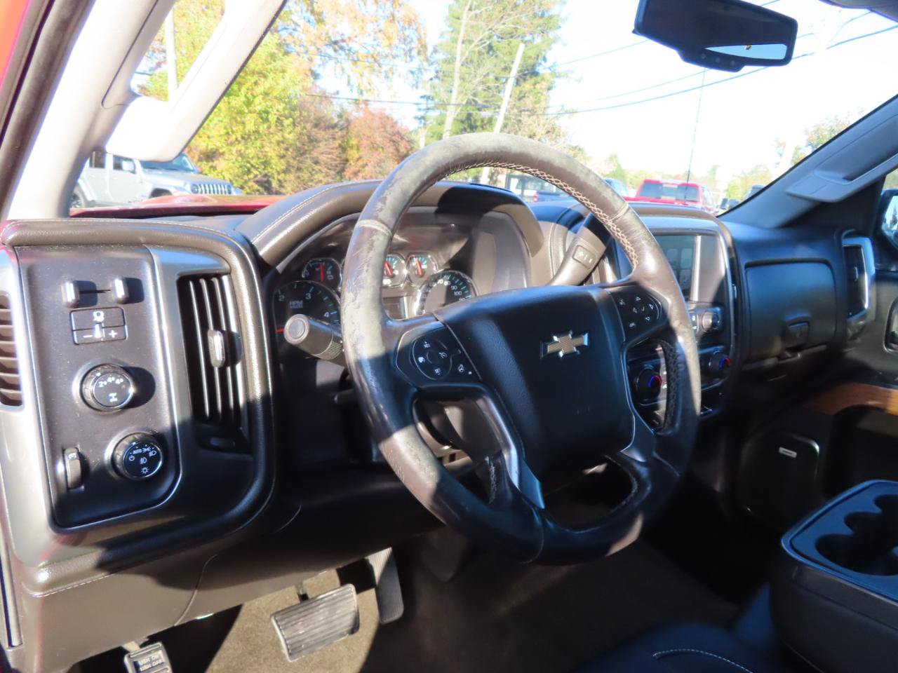 Used 2017 Chevrolet Silverado 2500 LTZ w/ Duramax Plus Package AWD/4WD image 30