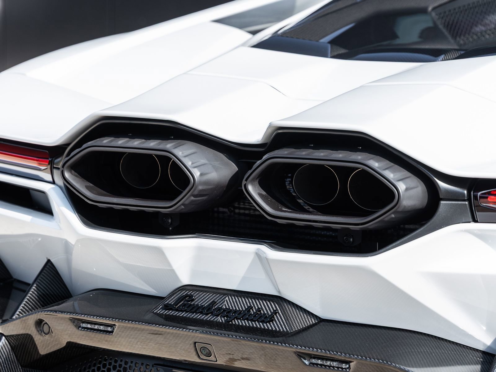 Used 2024 Lamborghini Revuelto AWD/4WD image 14