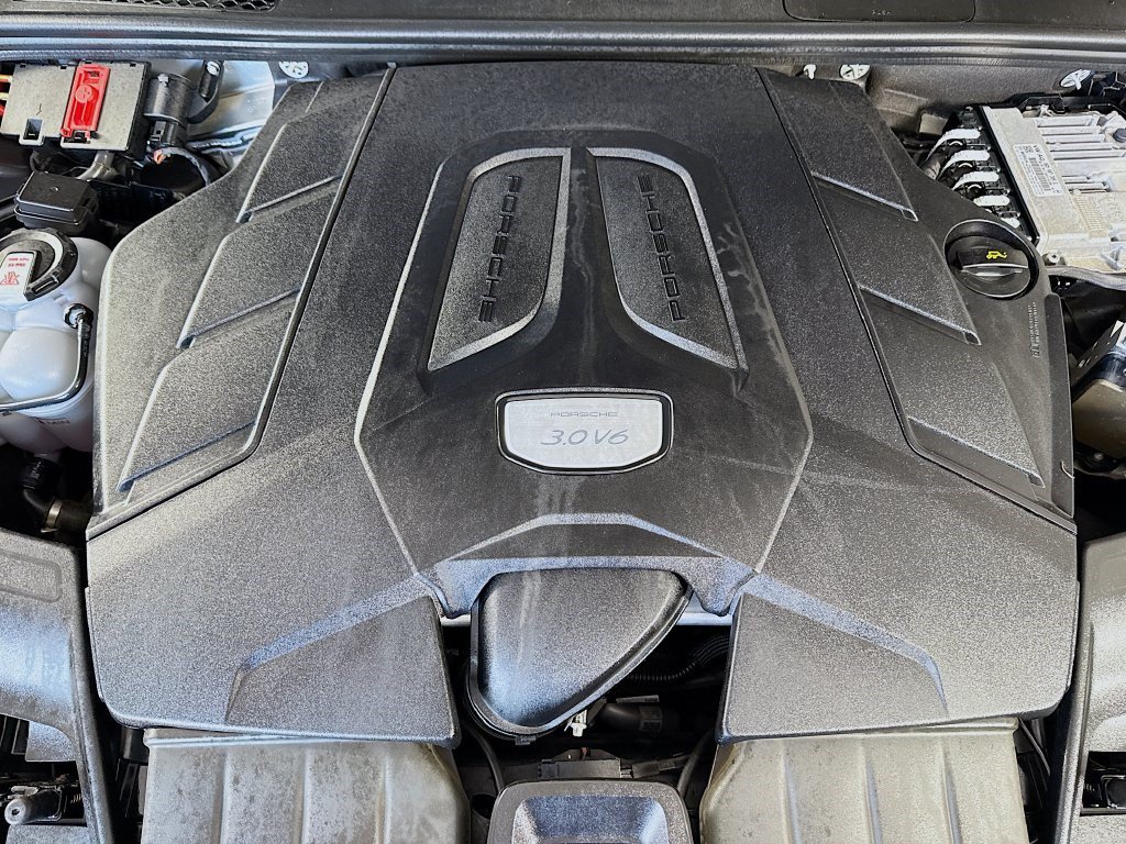 Used 2023 Porsche Cayenne AWD/4WD image 37