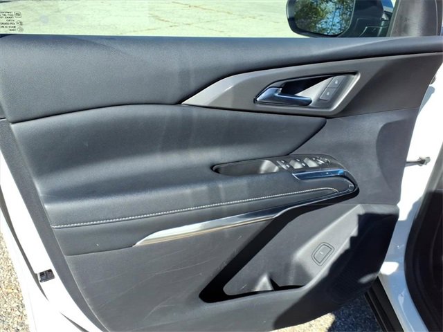 Used 2024 Chevrolet Traverse LT image 13