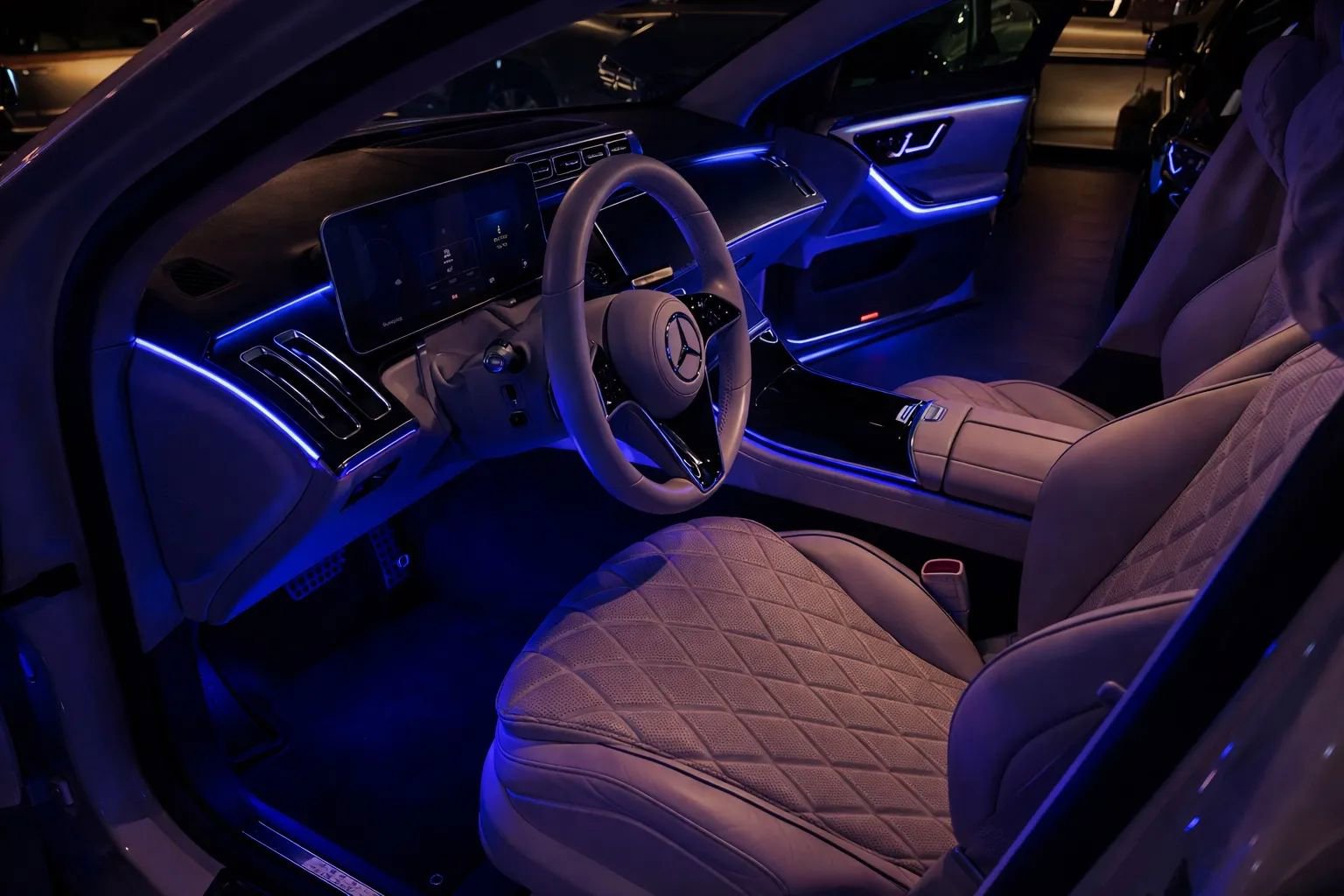 Used 2022 Mercedes-Benz S 580 4MATIC Sedan w/ AMG Line Package image 5