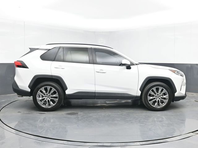Used 2020 Toyota RAV4 XLE Premium image 15