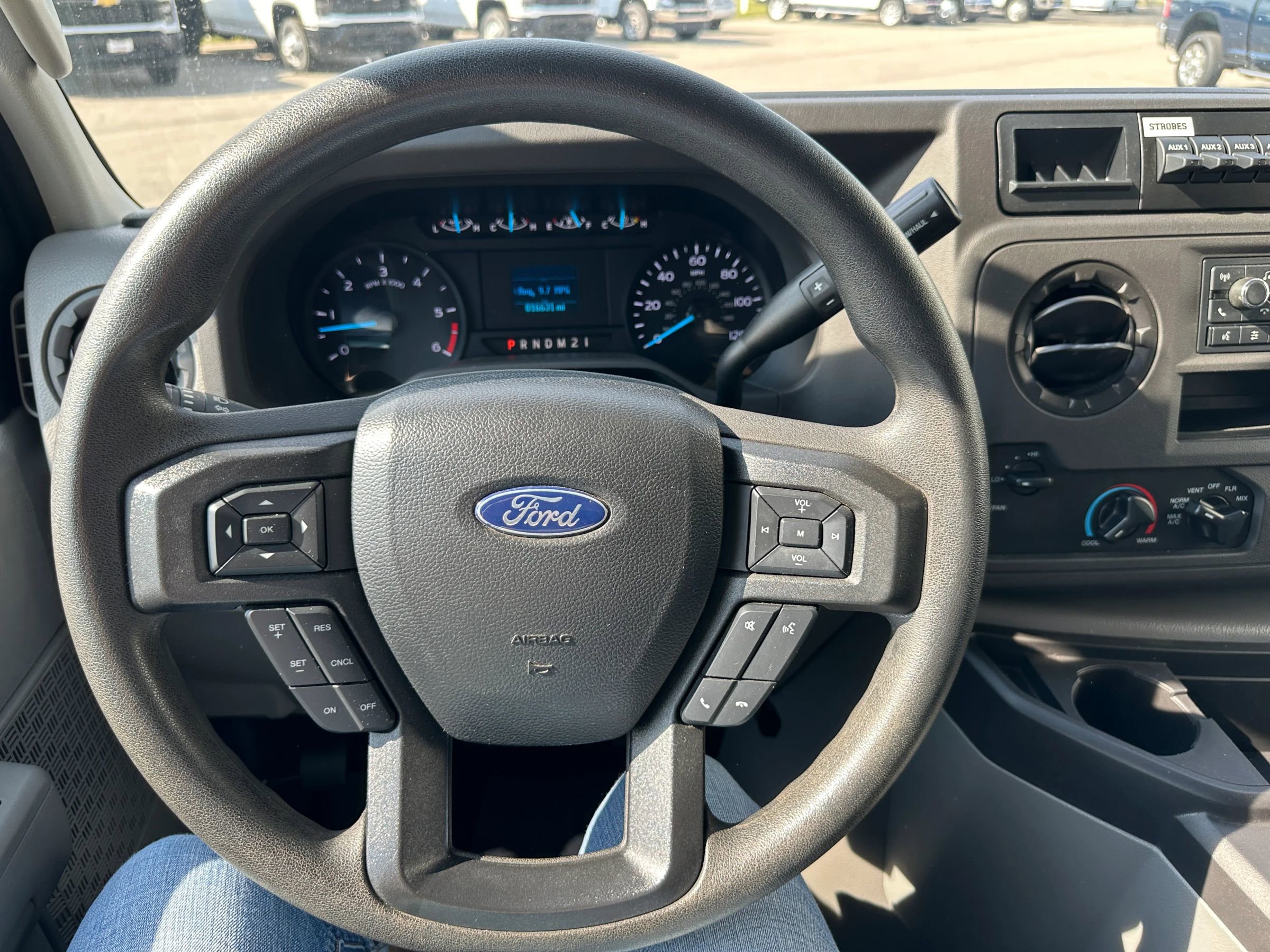 Used 2024 Ford E-450 and Econoline 450 Super Duty w/ Power Windows & Locks Group image 25