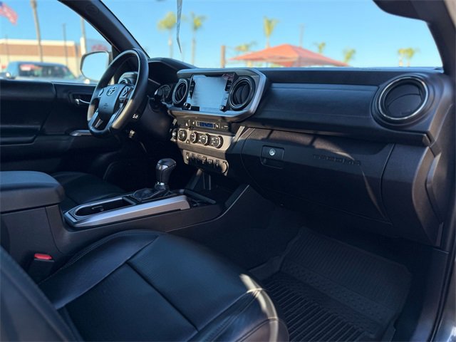 Used 2021 Toyota Tacoma Limited image 22