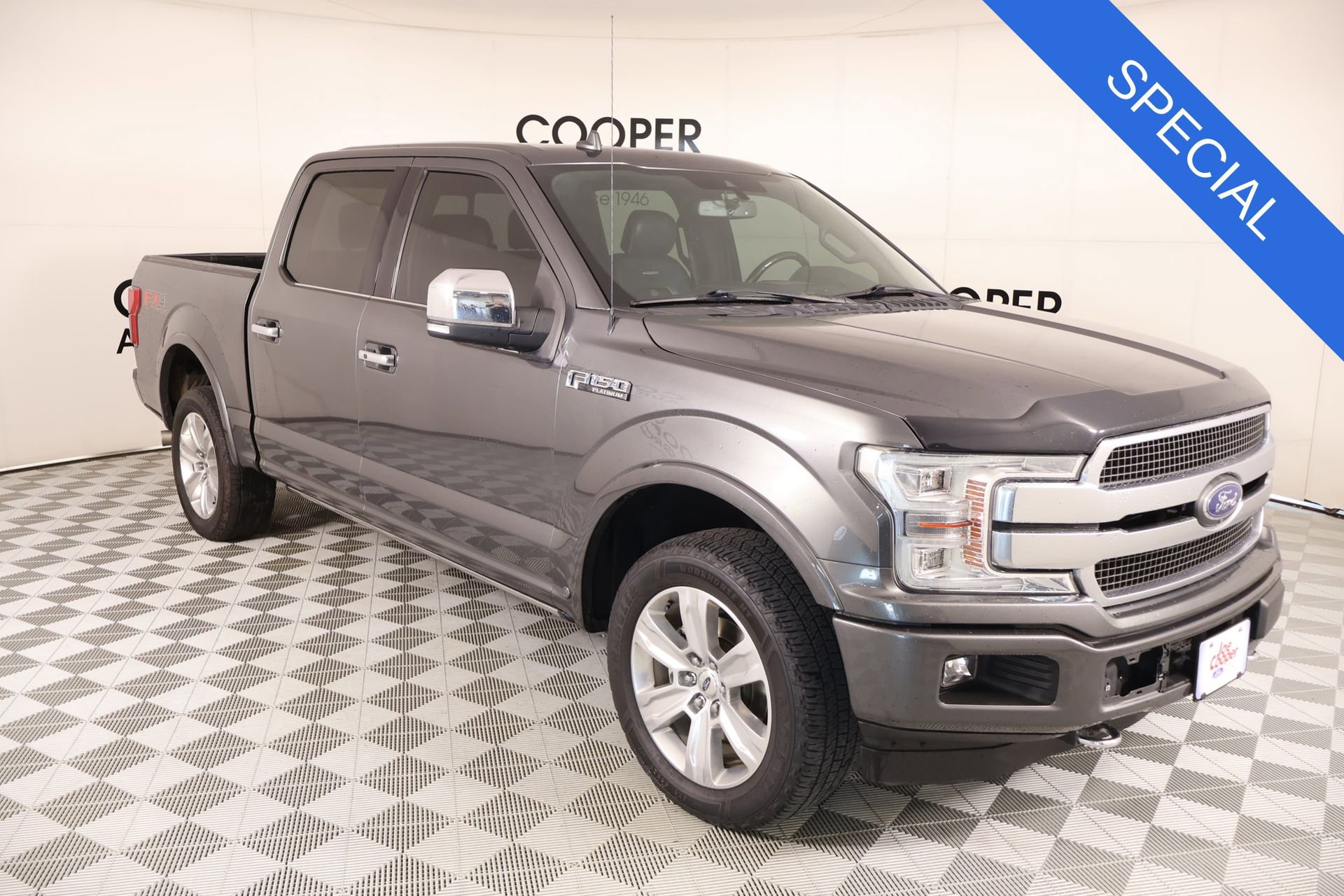 Used 2018 Ford F150 Platinum w/ Equipment Group 701A Luxury AWD/4WD image 1