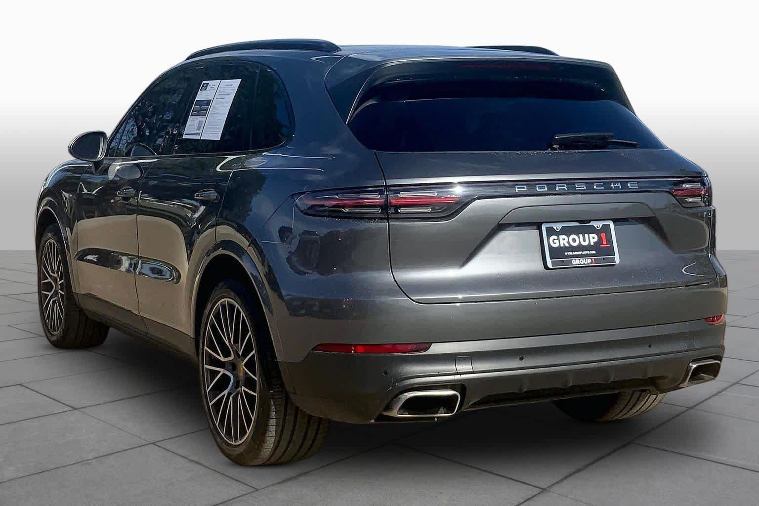 Used 2022 Porsche Cayenne AWD/4WD image 12