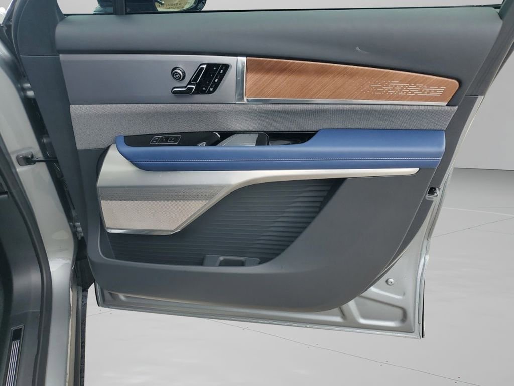 New 2026 Cadillac Vistiq Premium Luxury image 13