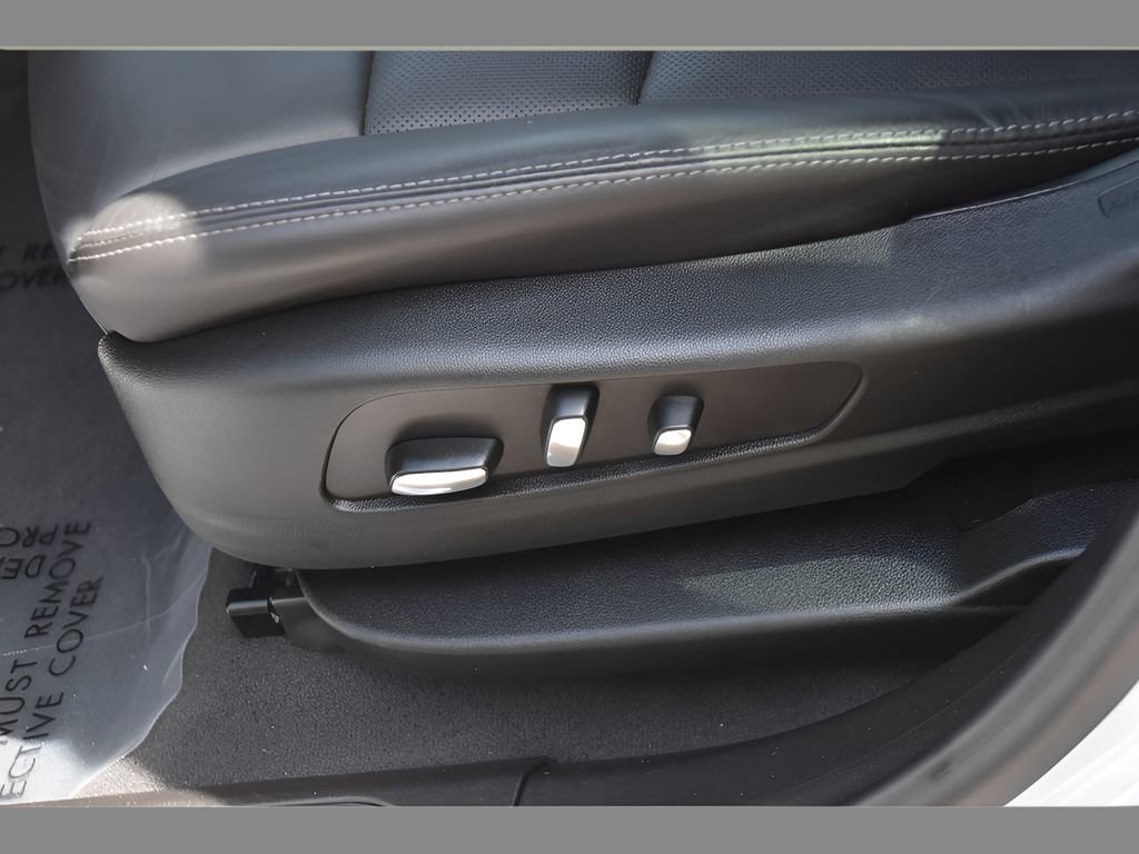Used 2025 Cadillac XT5 Premium Luxury FWD image 34