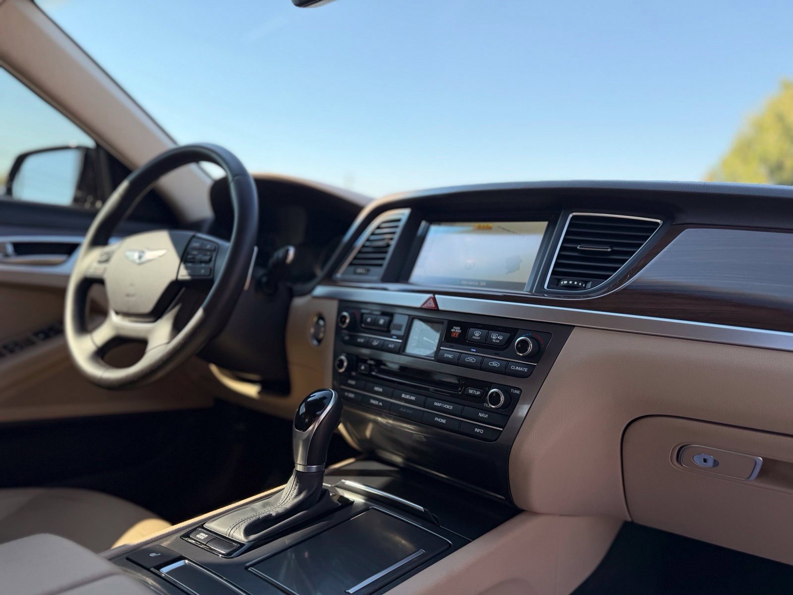 Used 2015 Hyundai Genesis 3.8 RWD image 36