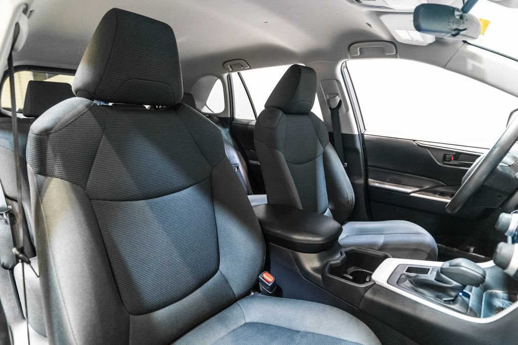 Certified 2025 Toyota RAV4 LE AWD/4WD image 15