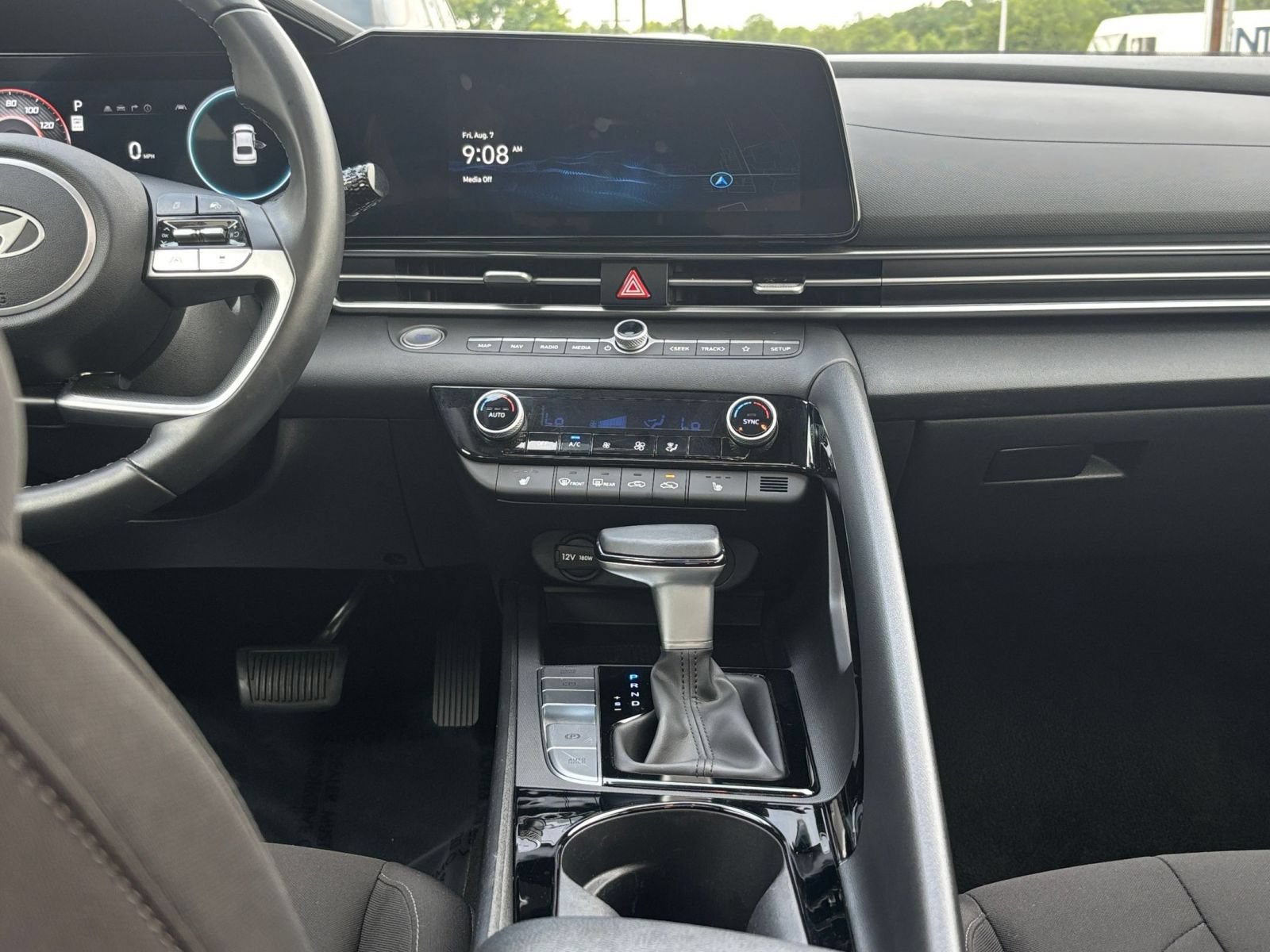 Used 2025 Hyundai Elantra SEL FWD image 17