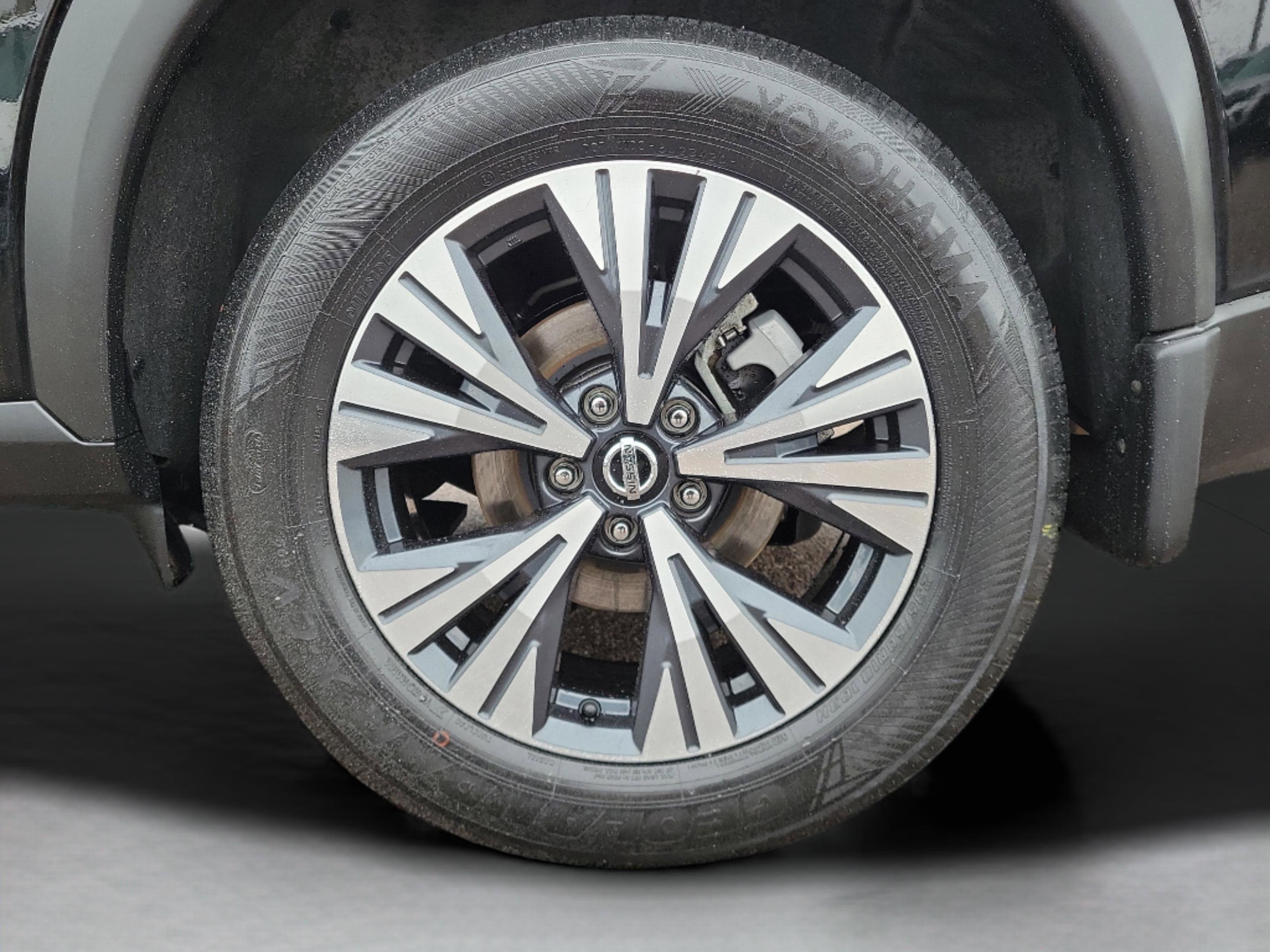 Certified 2021 Nissan Rogue SV w/ Premium Package image 8