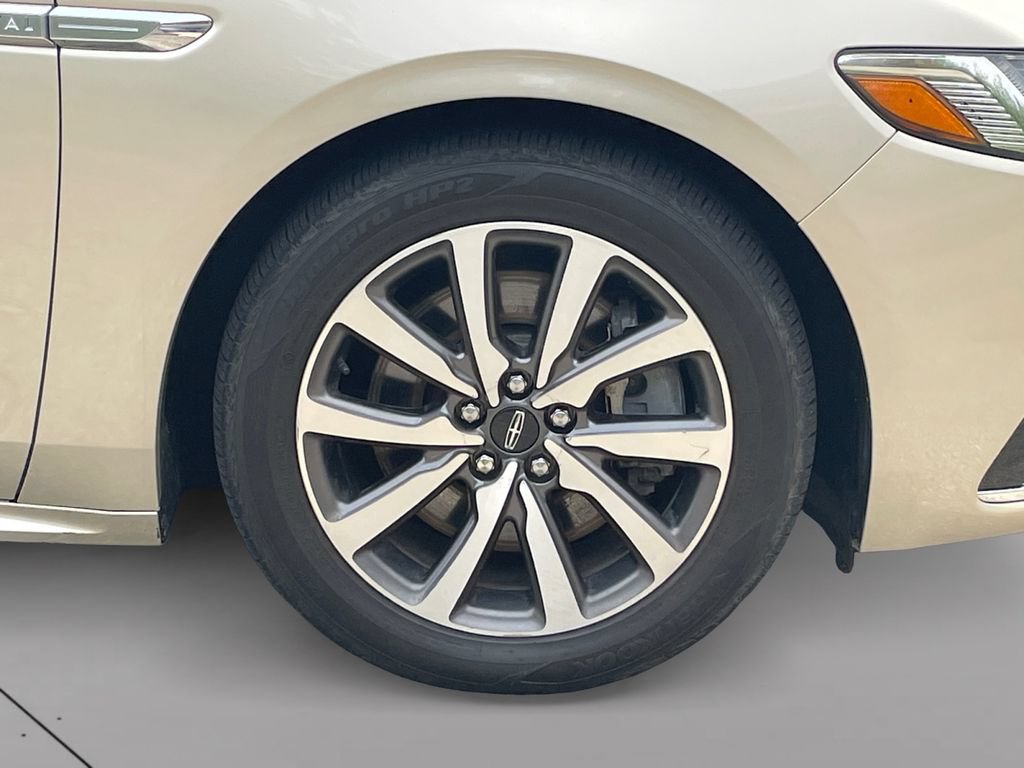 Used 2017 Lincoln Continental Premiere AWD/4WD image 9