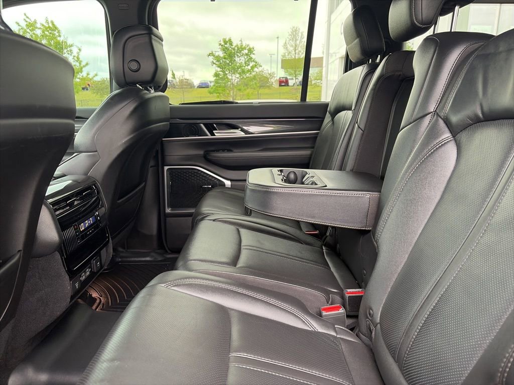 Used 2022 Jeep Wagoneer Series I w/ Convenience Group I AWD/4WD image 30