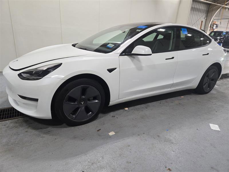Used 2023 Tesla Model 3 Standard Range image 3