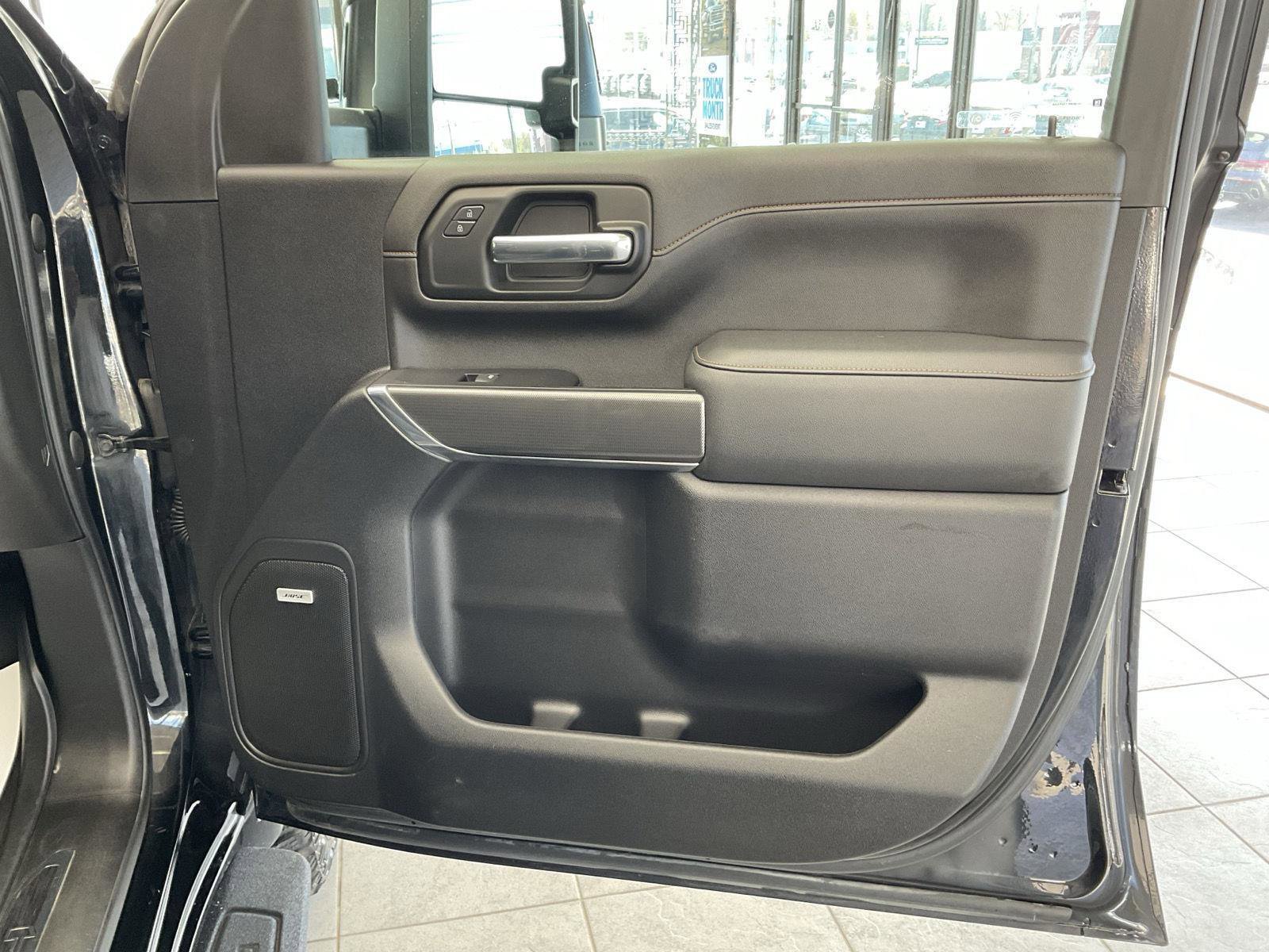 Used 2022 GMC Sierra 3500 AT4 w/ AT4 Premium Plus Package AWD/4WD image 13