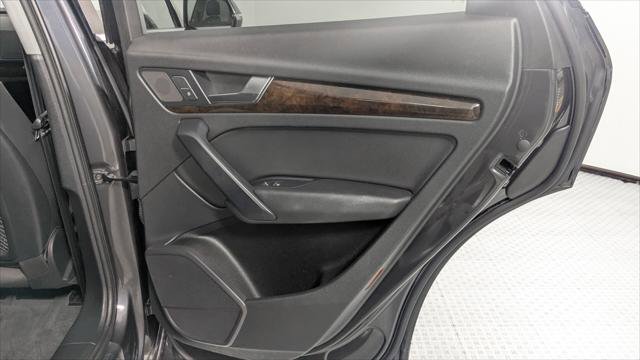 Used 2019 Audi Q5 2.0T Premium w/ Convenience Package image 21