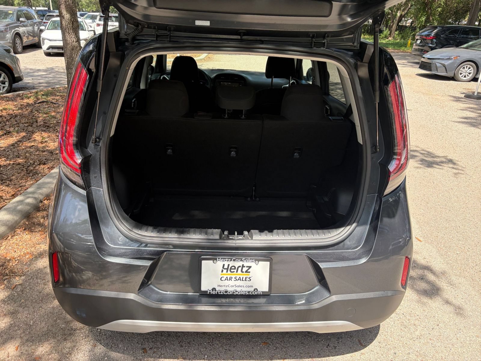 Used 2025 Kia Soul LX w/ LX Technology Package FWD image 28