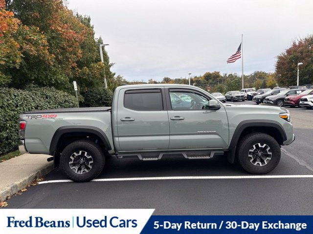 Used 2022 Toyota Tacoma TRD Off-Road AWD/4WD image 3