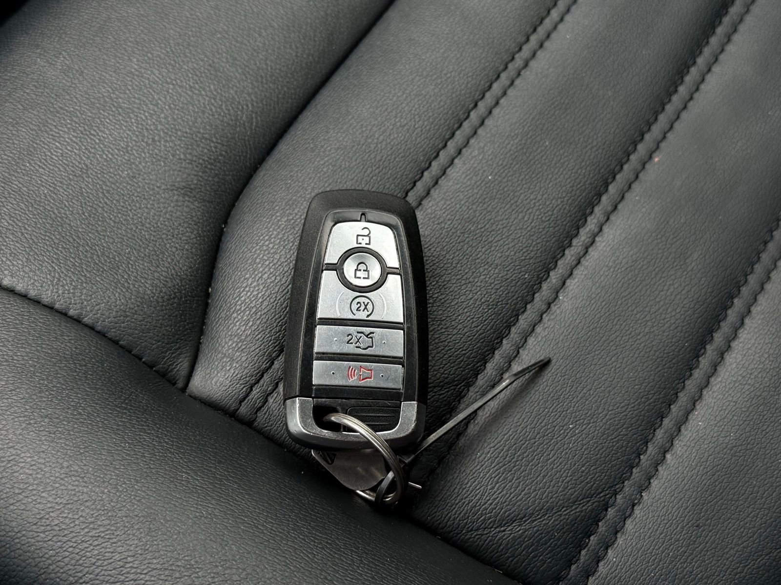 Used 2017 Ford Fusion SE w/ Equipment Group 602A FWD image 34