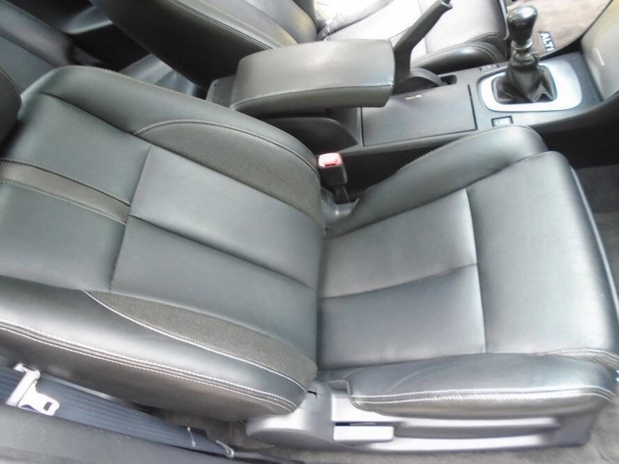 Used 2011 Nissan Altima 3.5 SR FWD image 19