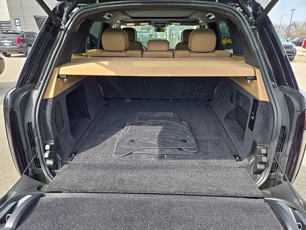 Certified 2024 Land Rover Range Rover SE image 18