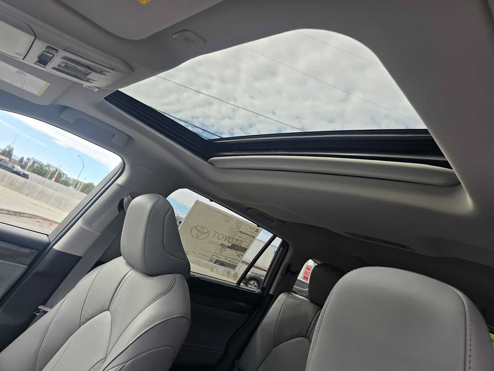 New 2026 Toyota Highlander Limited AWD/4WD image 23