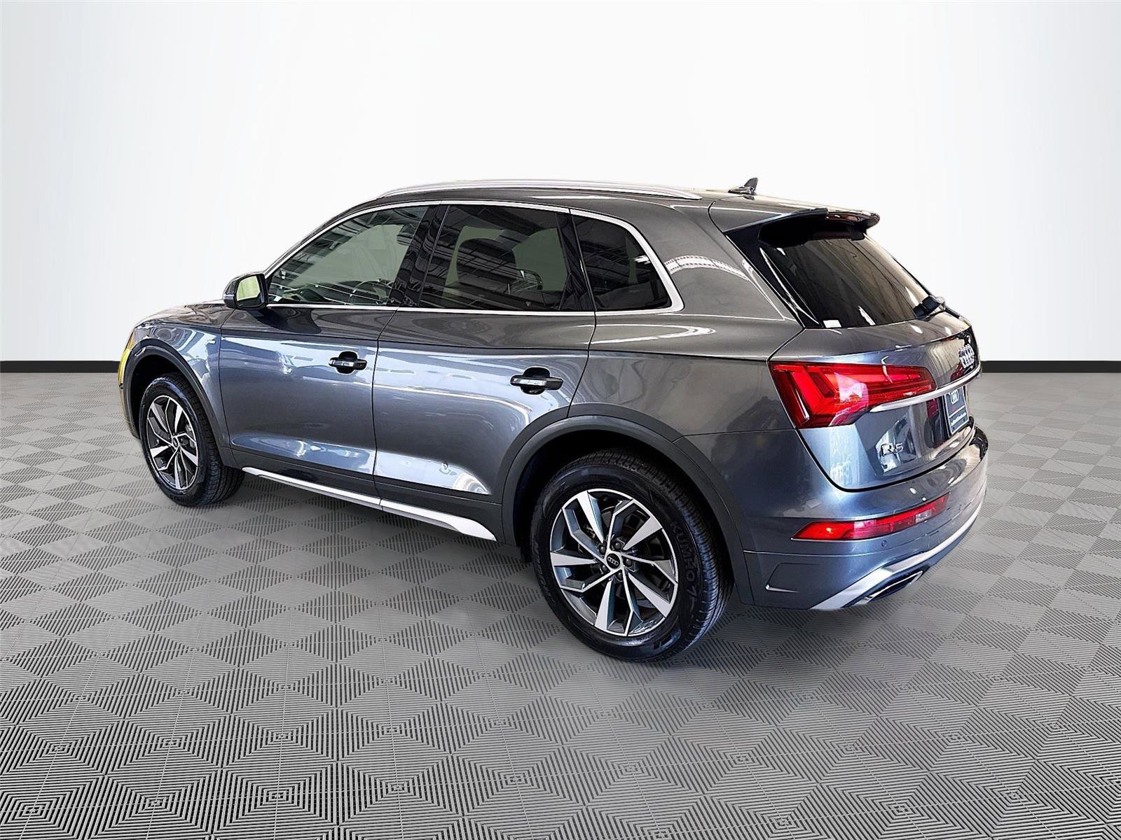 Certified 2023 Audi Q5 2.0T Premium Plus w/ Premium Plus Package AWD/4WD image 5