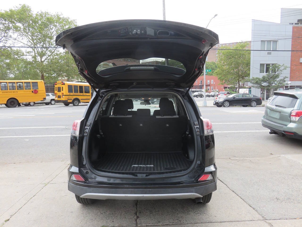 Used 2018 Toyota RAV4 XLE w/ Plus Extra Value Package AWD/4WD image 23