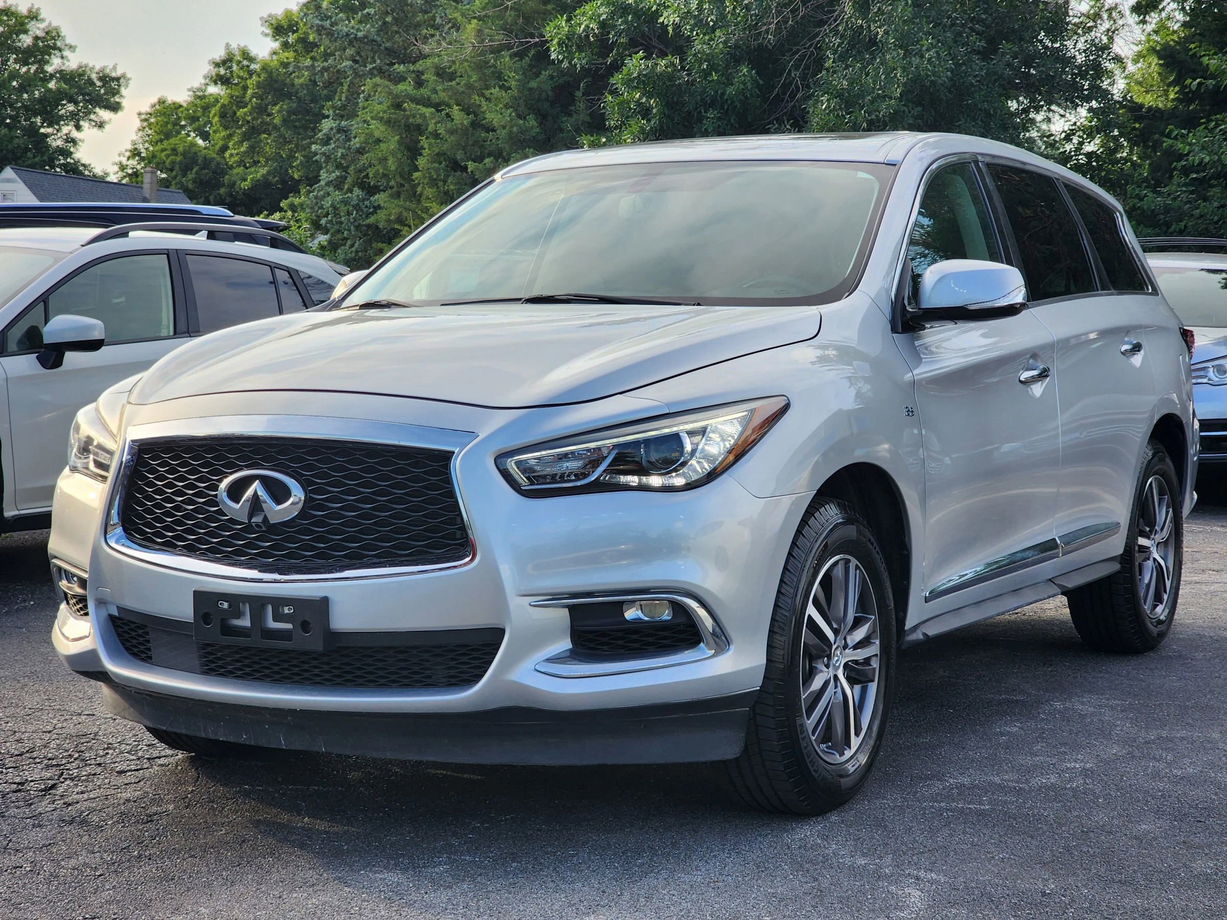 Used 2018 INFINITI QX60 Luxe AWD/4WD image 3