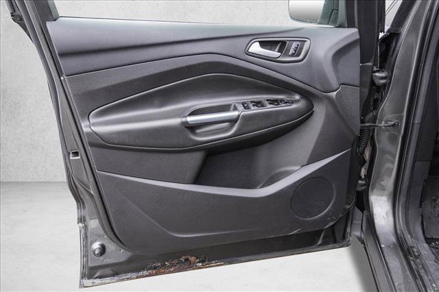 Used 2016 Ford Escape SE image 12